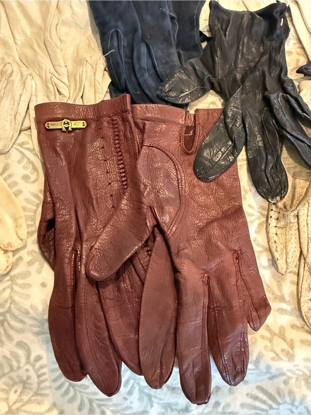 Lot of 17 Antique and vintage Leather long and short gloves - Picture 2 of 10